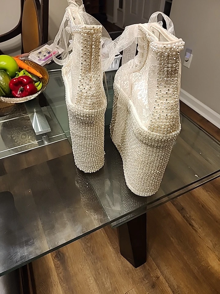Bridal Shoes Custom Design Stiloshoes Beaded And Lace  Size 12 .5 Women's - Image 4 of 4