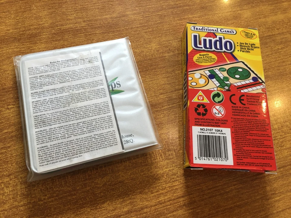 Set of 2 magnetic mini travel games BACKGAMMON LUDO - Image 2 of 4