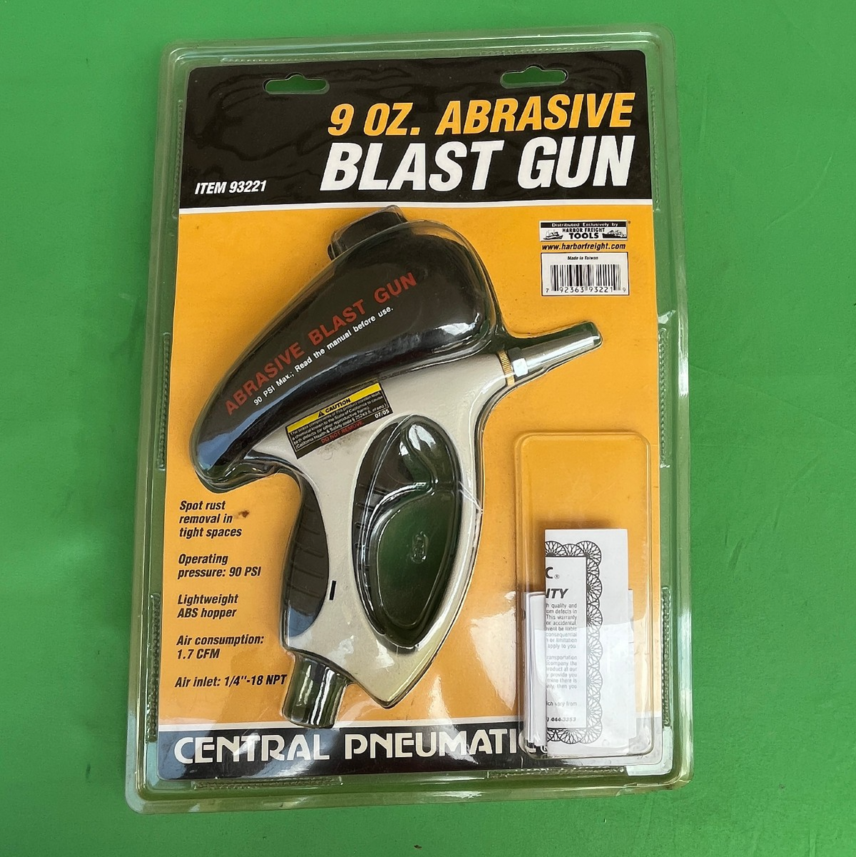 Central Pneumatic Gravity Feed Blaster Gun With 9 Oz. Hopper for