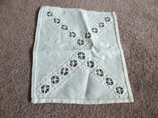Collectible Beautiful Embroidered Table Linen Doily Hardanger Needlepoint WOW