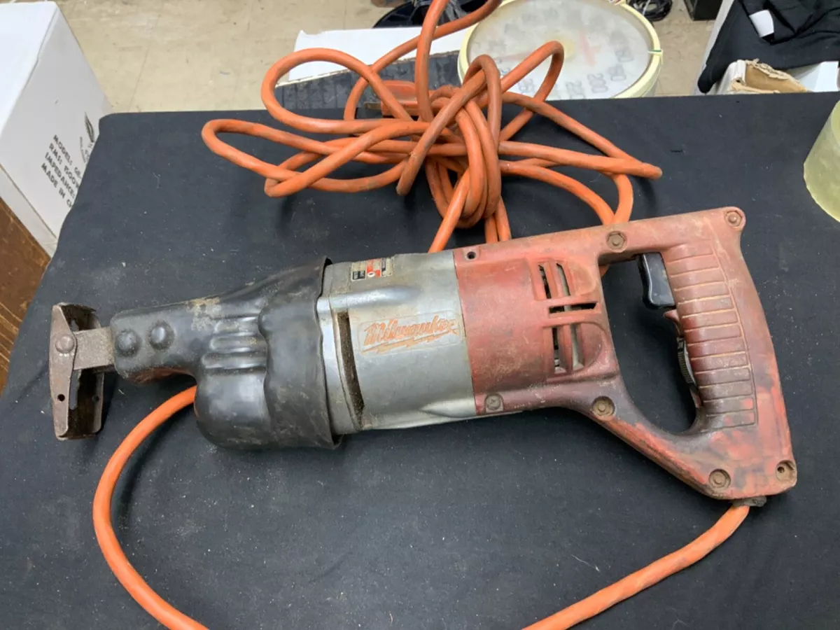 Vintage Milwaukee 6511 Heavy Duty Sawzall Corded Reciprocating Saw