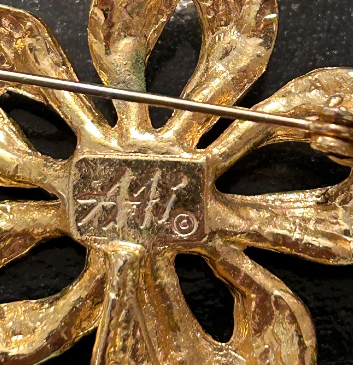 USA 1960's ORIENTAL FLOWER BROOCH アンティーク vintage AAi Costume Jewelry Faux Pearl & Floral Brooch. c