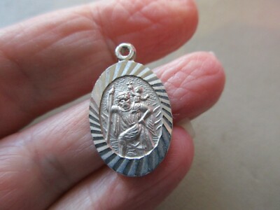 PRETTY VINTAGE BRIGHT CUT SILVER TONE SAINT CHRISTOPHER FOB CHARM PENDANT OLD UK