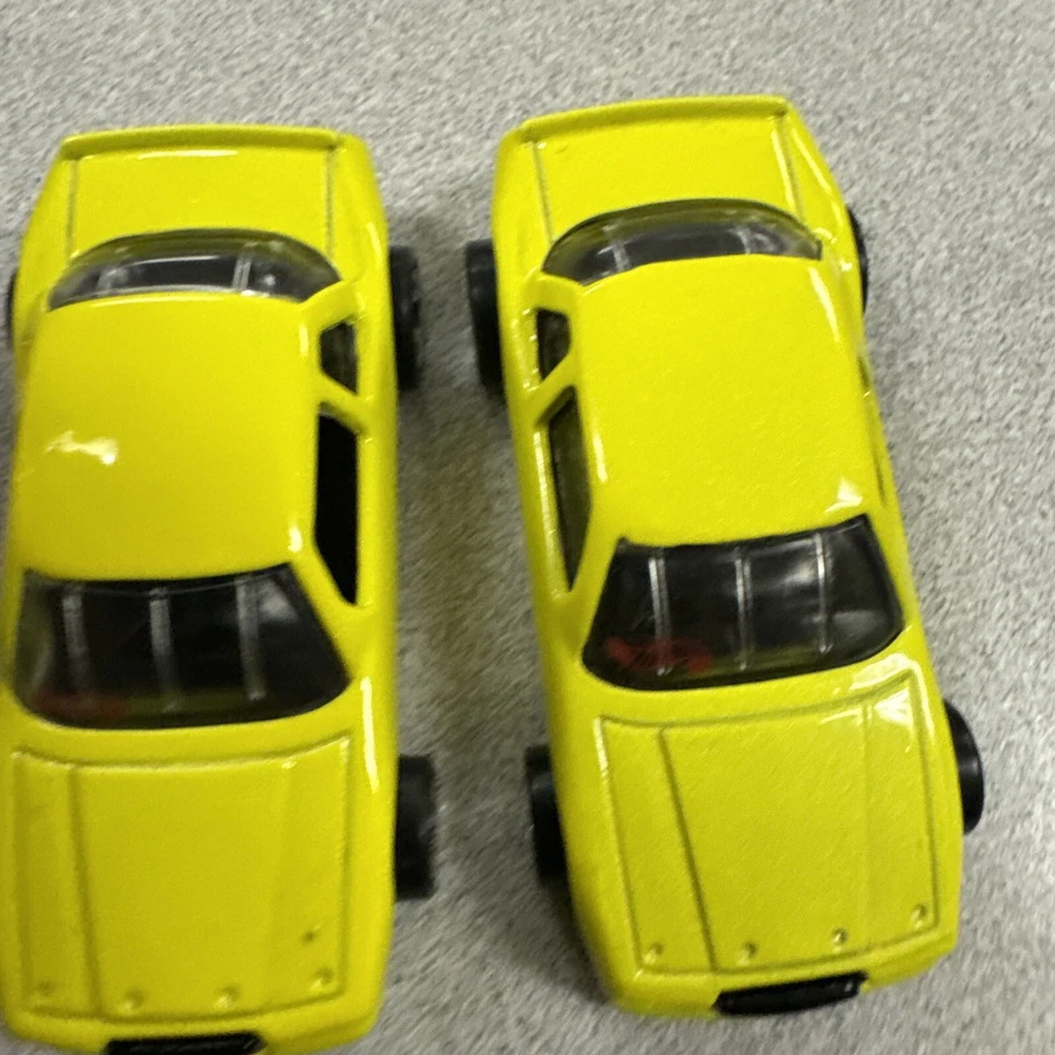 Lot Of 2 Hot Wheels Buick Stocker 1996 Loose Neon Yellow w/o Tampo 1:64 Minty - Изображение 4 из 4