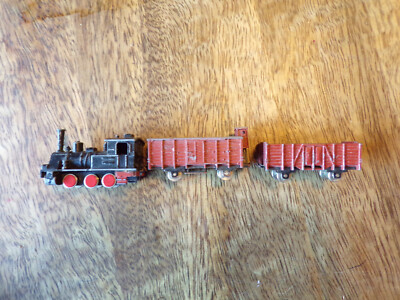 MINITRIX TRAIN LOCOMOTIVE & 2 cars