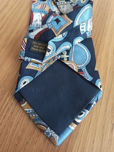 Vintage Elegance London Novelty "Playing Cards" Silk Tie - Picture 4 of 4