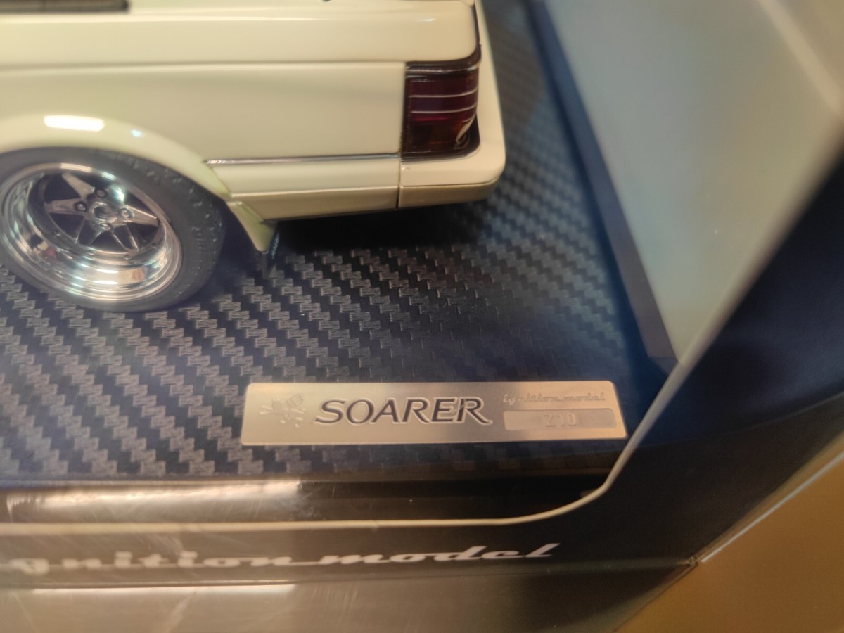 Ignition Model 1:18 Toyota Soarer 3.0 GT Limited White/Gold Ignition Model 1:18 Toyota Soarer 3.0 GT Limited White/Gold