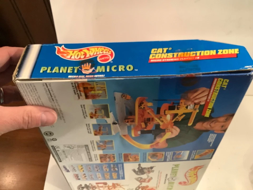 NOS 1997 HOT WHEELS CAT Construction Zone Micro Stacking Playset #3 Planet Micro - Image 4 of 4