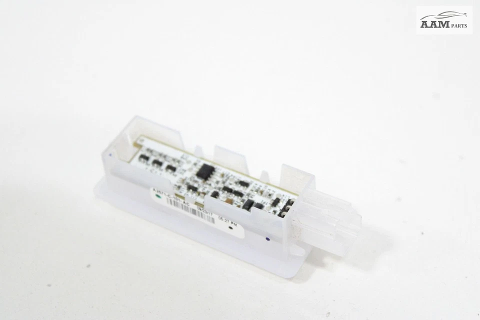 Lincoln Navigator 2018-2024 luz interior carga trasera derecha lámpara de equipaje OEM Foto 3 de 4