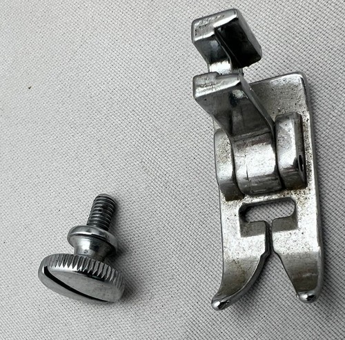 Kenmore 385.12102990 Sewing Machine Metal Presser Foot & Screw Replacement Part - Picture 3 of 10
