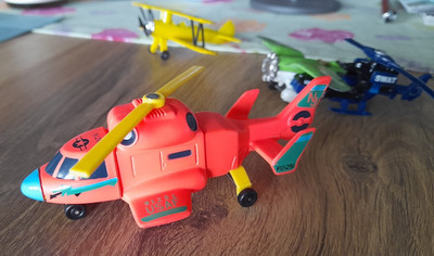 Konvolut 6 Stück Matchbox SkyBusters Connectables & Playart Flugzeuge Helikopter