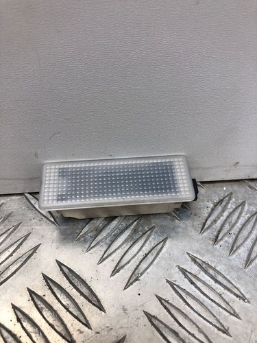 BMW 5 F10 F11 2011 Kofferraumbeleuchtung 6972605