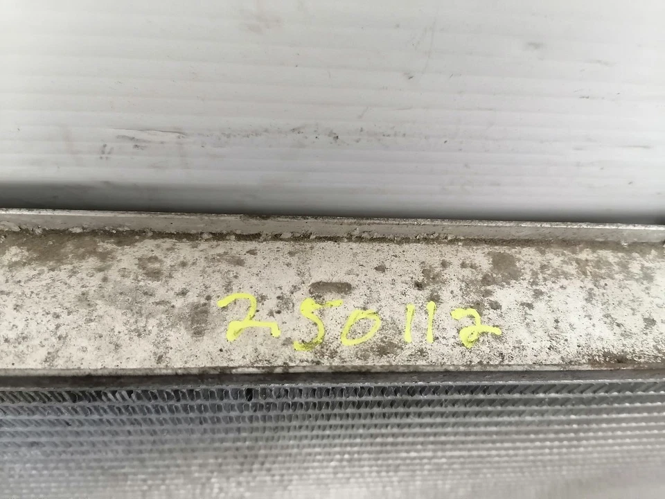 Radiador 6 cilindros compatible con 93-97 Grand Cherokee 1561993 Foto 4 de 4