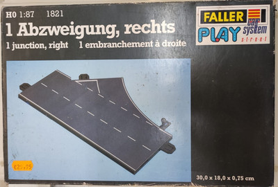 FALLER 161821 HO CAR SYSTEM TRACK RIGHT TURN-OFF JUNCTION NOS *DAMAGED BOX*