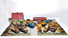 herrlicher Schrottplatz mit Bagger LKW Bus PKW Haus Container H0 1:87