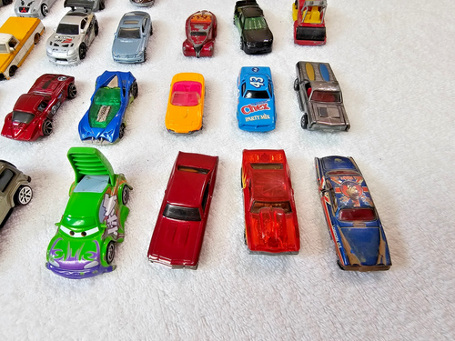 Lot Of 27 Loose Hot Wheels Vehicles Red Line & Assorted 1/64 Scale Brands & Year - Picture 6 of 7