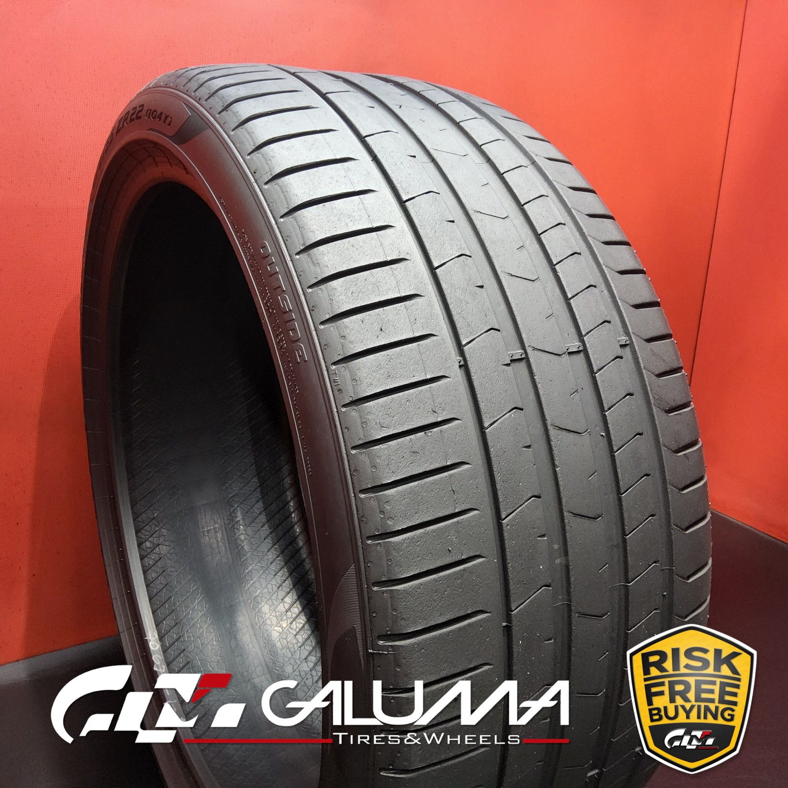 1 (One) Tire Pirelli P Zero PZ4 Bentley 275/35ZR22 275/35/22 2753522 104Y #90638