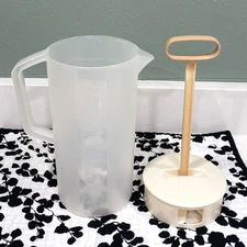 Vintage 306D Rubbermaid Servin' Saver 2 Quart Pitcher with Mixing Plunger Lid