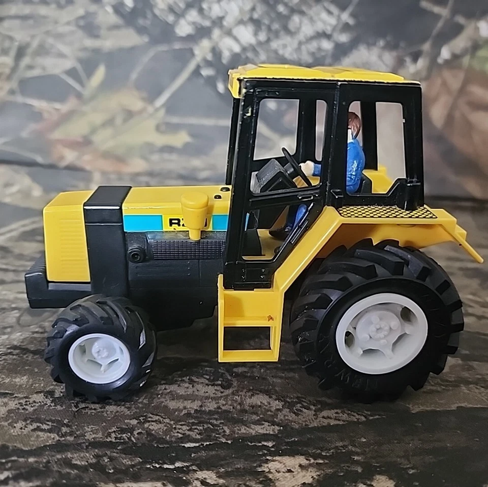 New Ray Toys Co. Ltd RZ-1 Push Tractor - Image 2 of 4