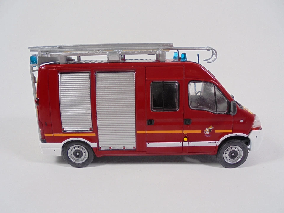 Véhicule de Pompiers Renault Master - 1:43 Hachette Camion CPL31 - Photo 4/4