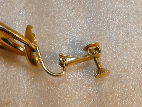 Vintage Napier Signed Gold Tone double drop loop Clip On Earrings Screwbacks - Picture 5 of 7