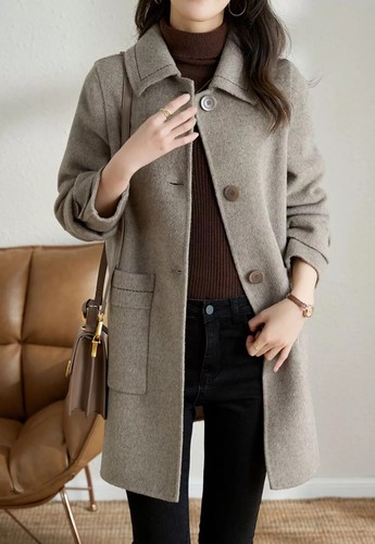 Robe courte à manches longues en mesh et fleurs noire