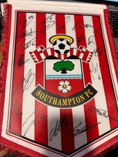 Southampton FC signed 2025/26 season pennant with CoA