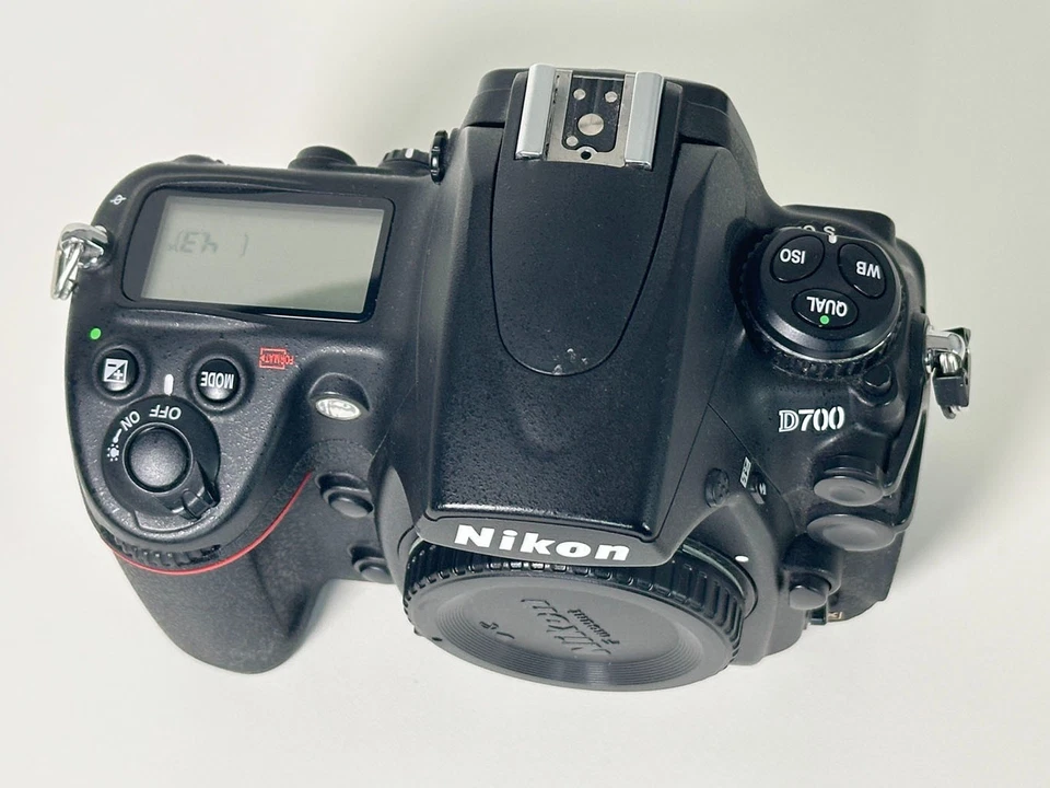 Nikon D700, photo 2 of 5