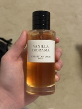Vanilla Diorama Dior 香水- 一款2021年中性香水