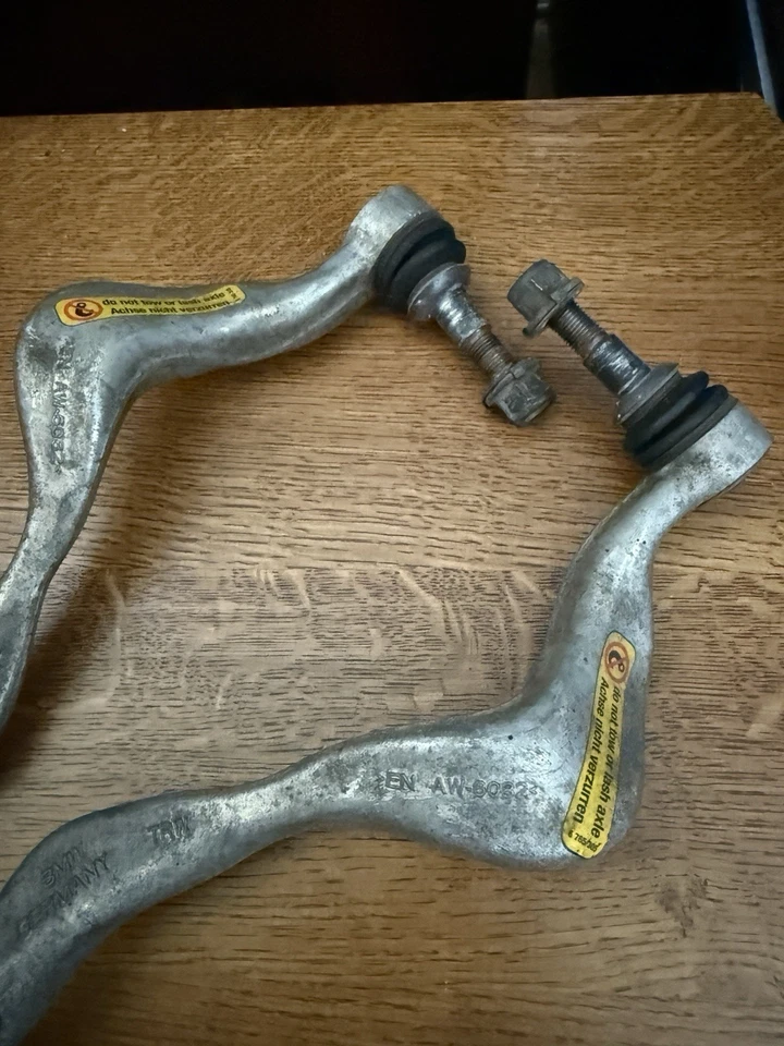 08-13 E90 E92 E93 BMW M3 Juego de brazos de control delanteros OEM Foto 3 de 4