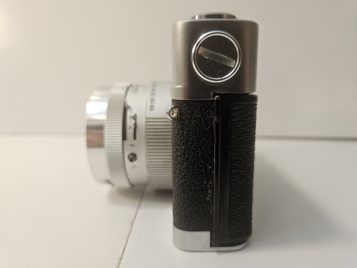 Fujica Compact Deluxe 35mm f1.8 4.5cm Lens Rangefinder Camera With
