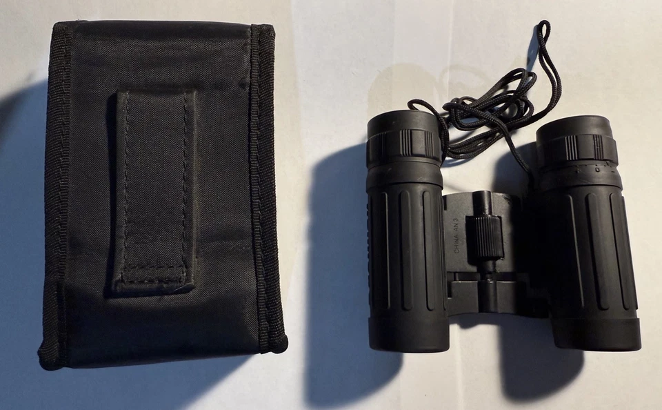 Genuine Bushnell 8 x 21 - 378 ft at 1000 Yds - Compact Binoculars w/Case Vintage - Image 2 of 2