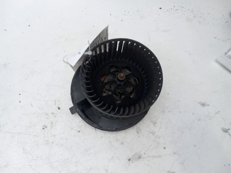 Motor soplador Volkswagen Jetta 2005-2014 Foto 2 de 4