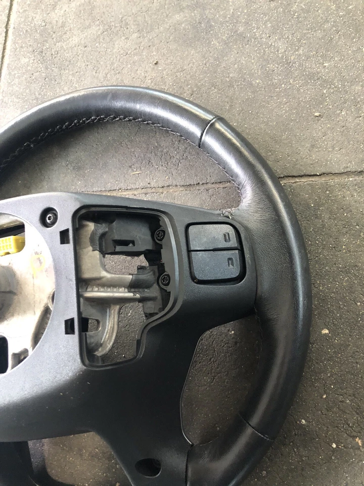 86821395 Steering Wheel Jet Black Precrash 2021-2023 Chevrolet Tahoe Suburban - Image 4 of 4