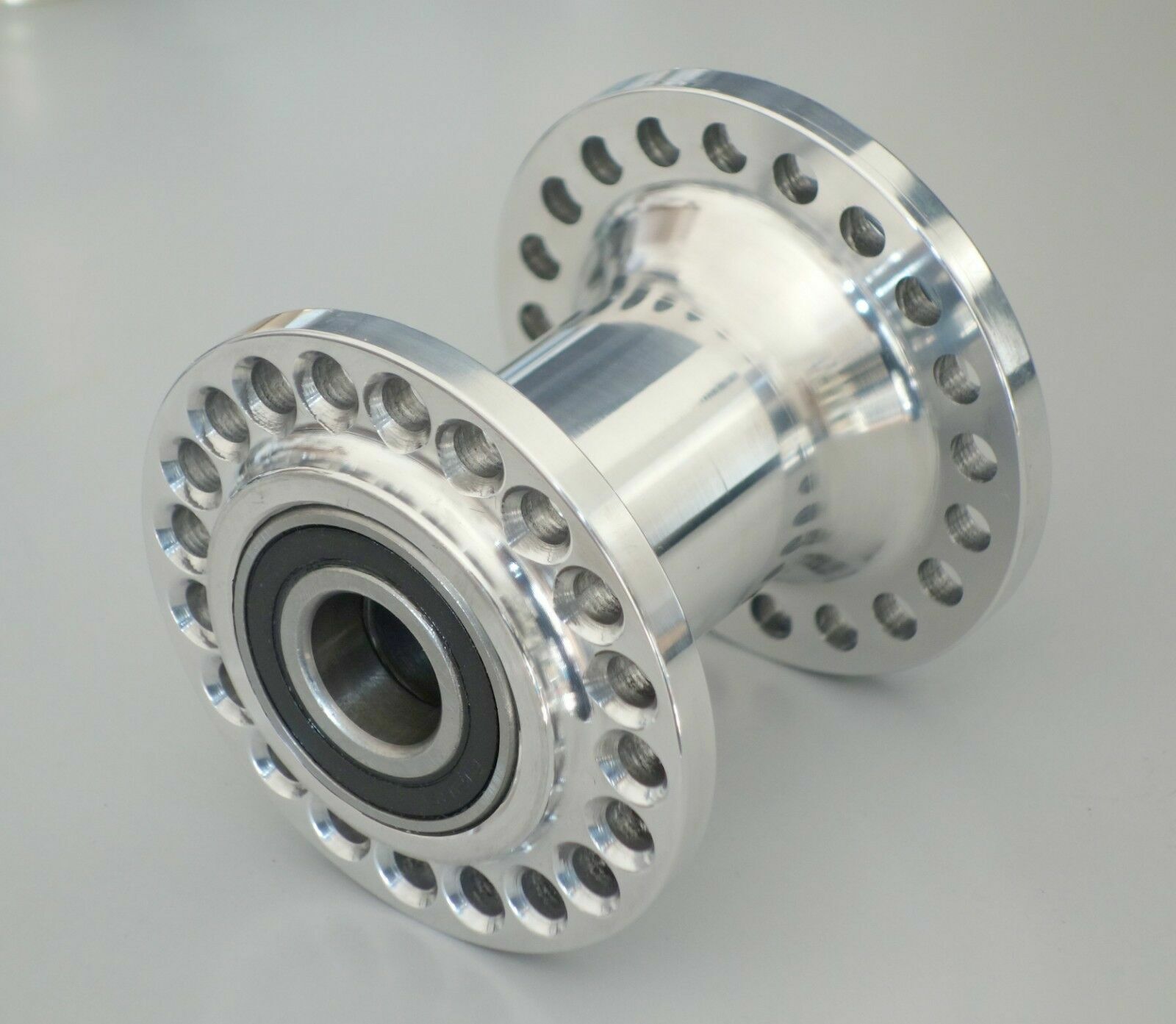 Spool Hub 3/4"" axle, 40 spokes, polished aluminium