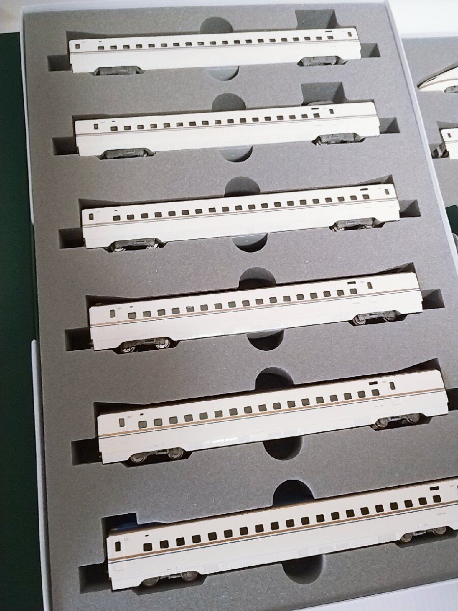 KATO 10-1975 W7 series Hokuriku Shinkansen 6-car basic set + KATO 10-1975 W7 series Hokuriku Shinkansen 6-car basic set +