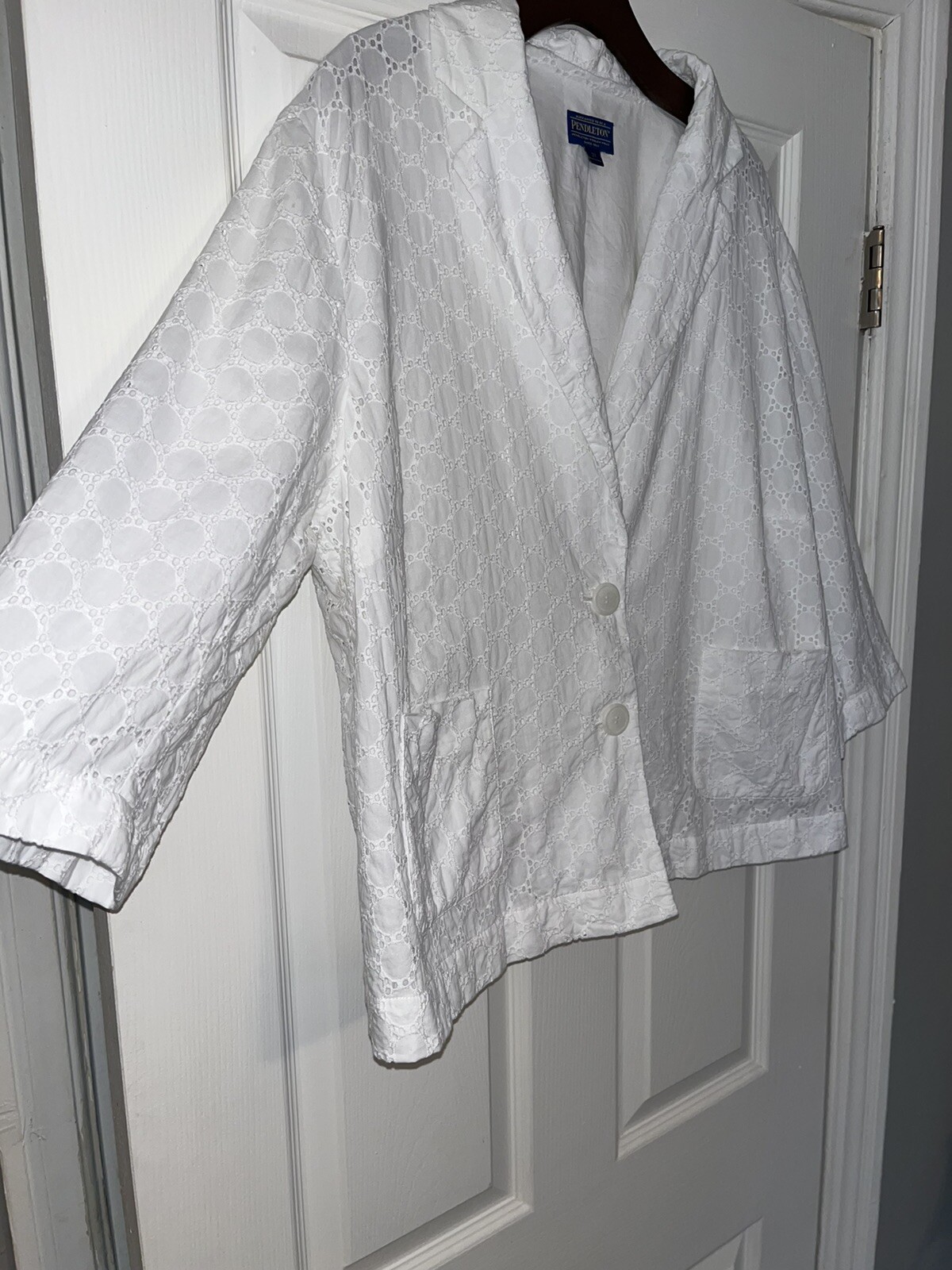 Pendleton White Eyelet Jacket Size 2X Buttons EUC - image 2