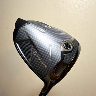 Taylormade Qi35 Driver. Mint