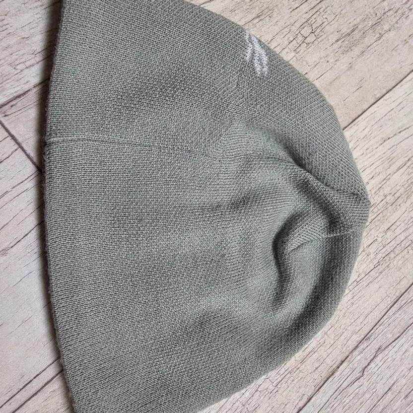 Arc'teryx Birdhead Beanie Hat - Lightly Used thumbnail 4