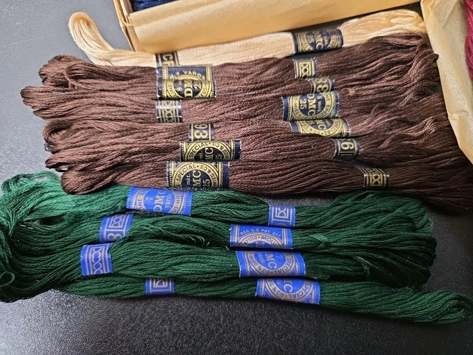 Vintage DMC 25 Embroidery Floss Lot of 38 + Full Skeins Assorted Colors Mouline - Image 4 of 4