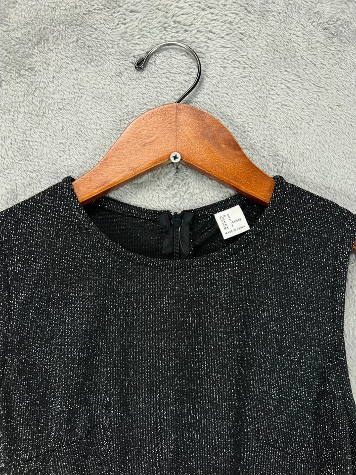 Vestido H&M Juniors Pequeño Negro Plateado Brillo Ajuste Metálico Acampanado Columpio Sin Mangas Foto 2 de 4