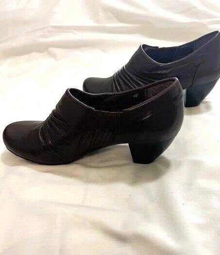 Botines Bare Traps Damas Talla 9M Cuero Parte Superior Marrón Acanalado Tacones Gruesos leer Foto 3 de 4