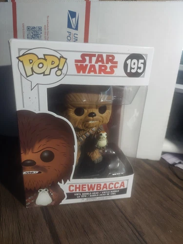 Funko Pop! Vinyl: Star Wars - Chewbacca (w/ Porgs) #195