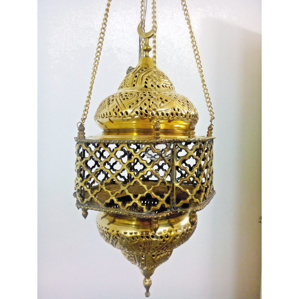 BR95M Beautiful Egyptian Polished Brass Net Light Lamp BR95M Beautiful Egyptian Polished Brass Net Light Lamp