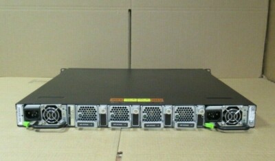 Switch Ethernet IBM RackSwitch G8264 (7309-HC3) - 48 Ports 10Gb SFP+ Et 4 Ports 40Gb QSFP+