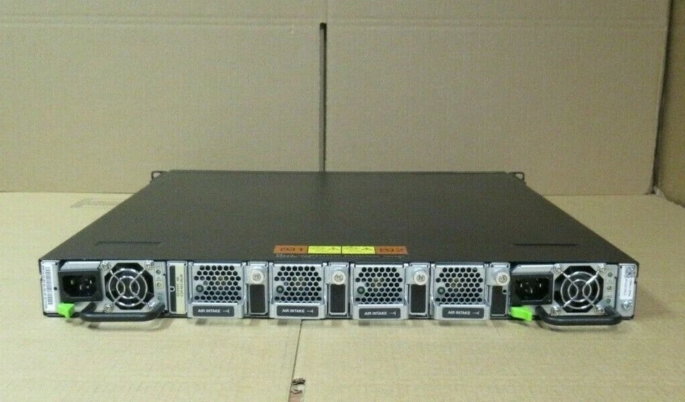 IBM RackSwitch G8264 7309-HC3 48 x 10GbE SFP+ 4 x40GbE QSFP+ 1U RackMount Switch - Image 2 of 2