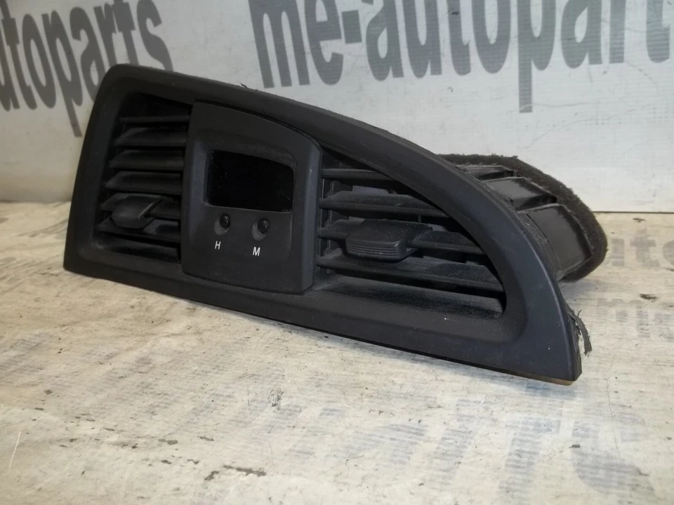 Nissan Pathfinder Infiniti QX4 2001-2004 tablero central aire acondicionado ventilación con reloj fabricante de equipos originales Foto 3 de 4