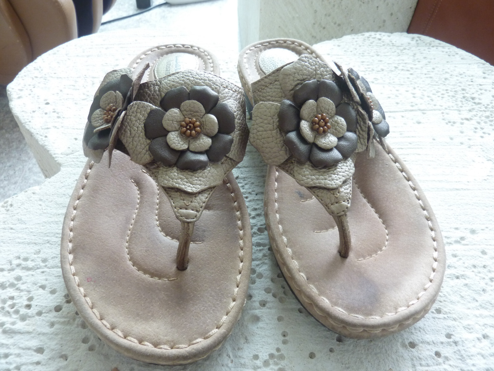 SAOLA Sandali Clarks Artisan donna 9 M pelle tono oro fiore zeppa perizoma buona suola