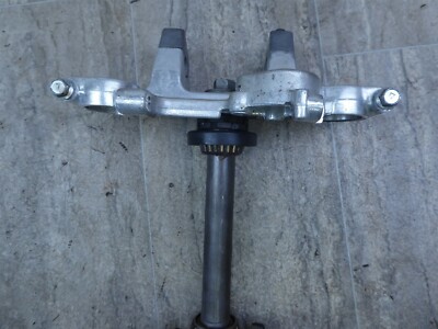 1985 Kawasaki ZN1100 B LTD K708) triple tree steering stem clamp