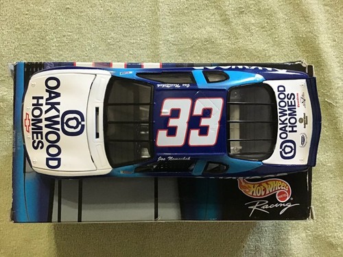 2000 Hot Wheels Crews Choice JOE NEMECHEK #33 Oakwood Homes 1/24 Scale Diecast - Picture 7 of 7